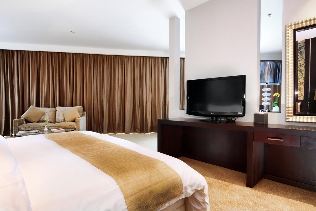 Grand Delta Hotel Medan Exterior photo